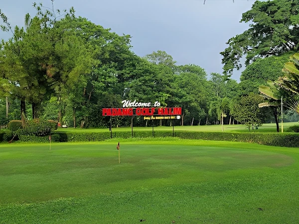 Padang Golf Halim - Berbatasan Langsung